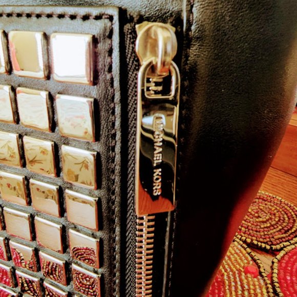 Michael Kors Medium Natalia Tile Shoulder Bag in Black - Picture 3 of 10